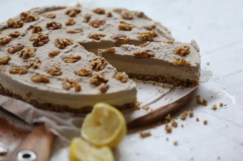 Raw Vegan Lemon & Apple "cheesecake", recipe by Hayden Quinn