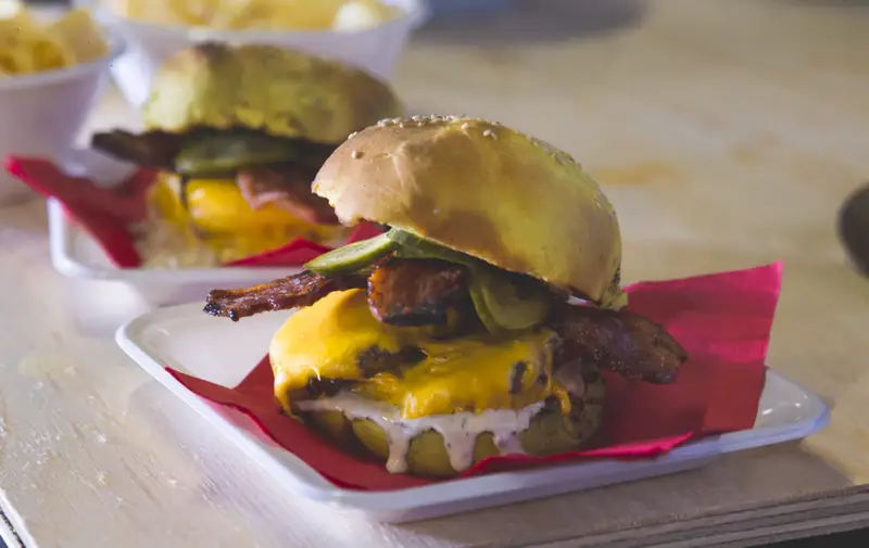 Beef & Bacon Cheese Burger, recipe by Hayden Quinn