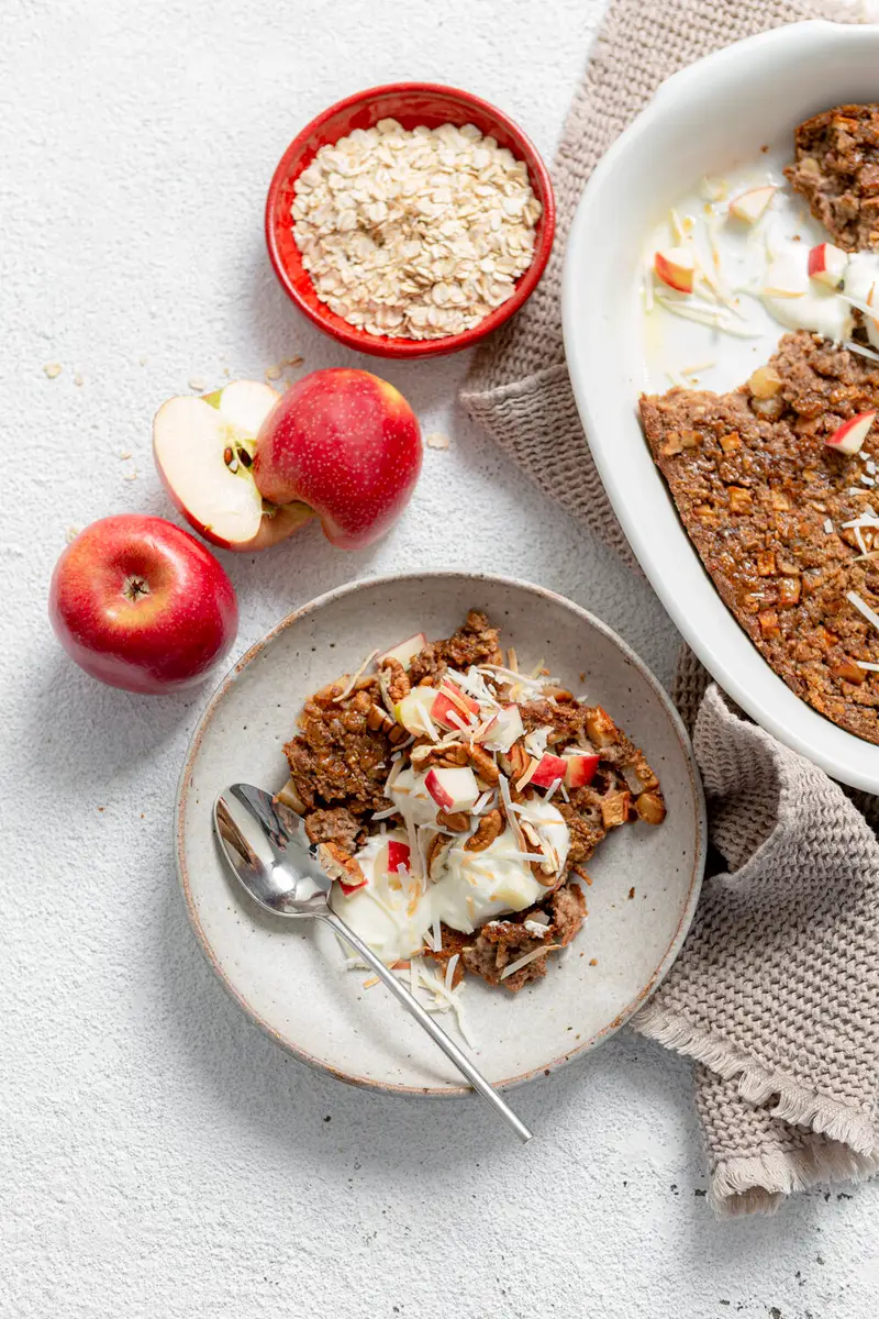 Apple Pie Baked Oats, recipe by Hayden Quinn