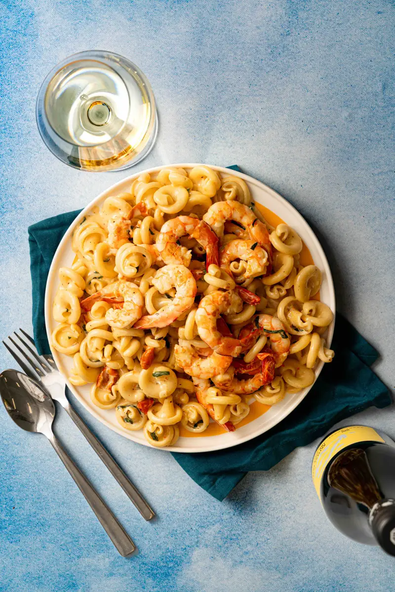 Creamy Sundried Tomato & Prawn Pasta, recipe by Hayden Quinn